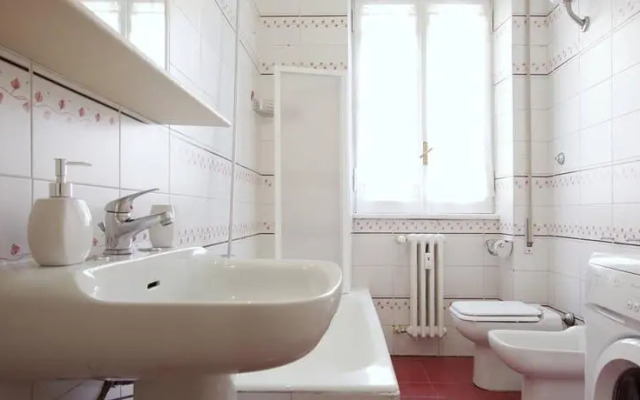 Green Hill Over Trastevere