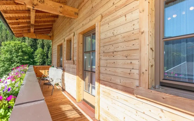 Elegant Apartment in Saalbach-hinterglemm Near Ski Bus