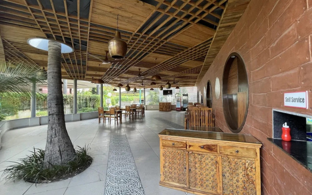 Hotel Kanha's Palm Springs