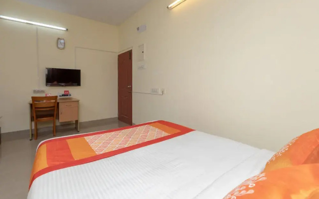 OYO 16622 Vasantham Guest House