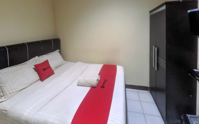 RedDoorz near Cideng 2