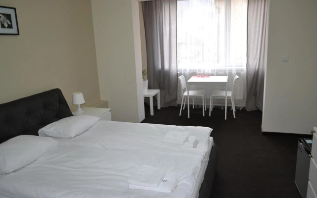 Rakhiv Hotel & Apartments