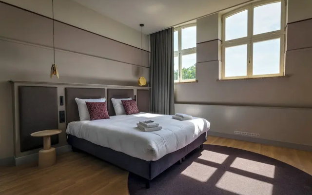 SEPHS Hotel