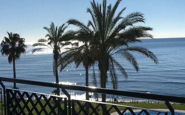 Mi Capricho Beachfront Apartment - Sitio de Calahonda