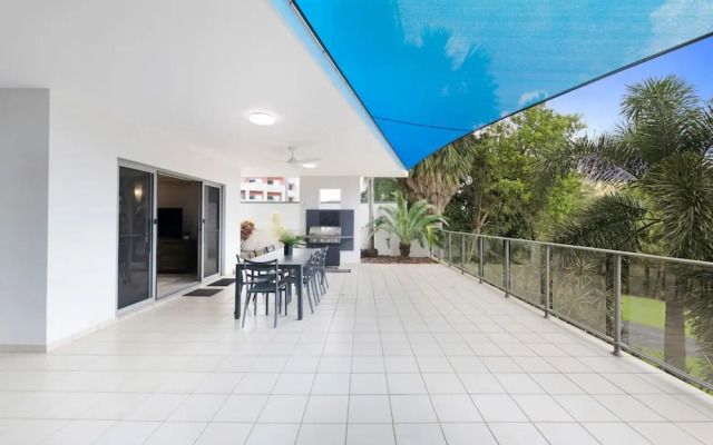 Zen Saltwater Retreat Balcony Pool Seaview