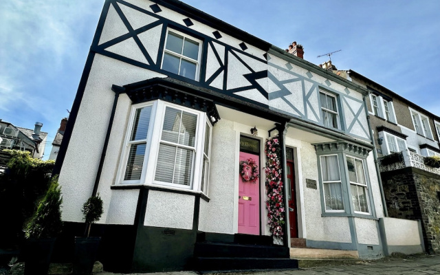 Ivy House