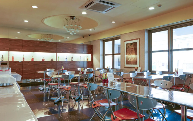 Classique Hotel (SG Clean Certified)