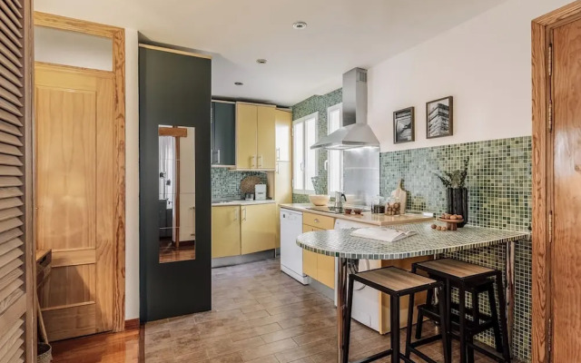 Abaj - 2 Bedrooms in Malasa A-universidad