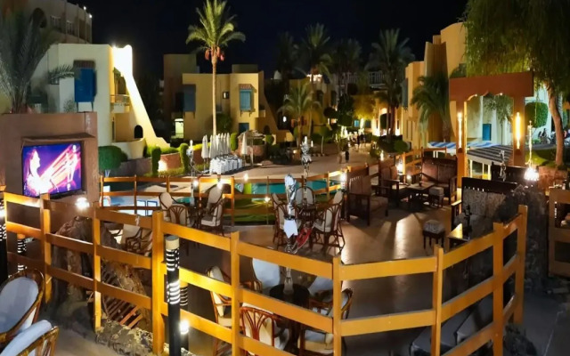 Eagles Downtown Zahabia & Beach Resort