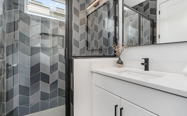 Revival-rooftop Deck/hot Tub- Mins to Broadway