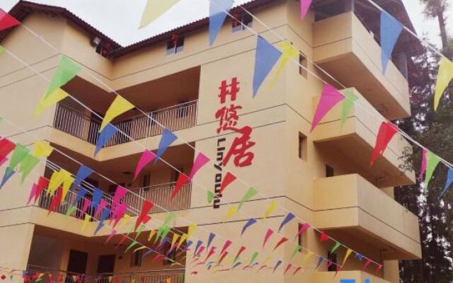 Shizhulinyoujubishushanzhuang