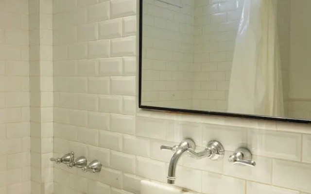 Shinny 2 bedrooms apartment