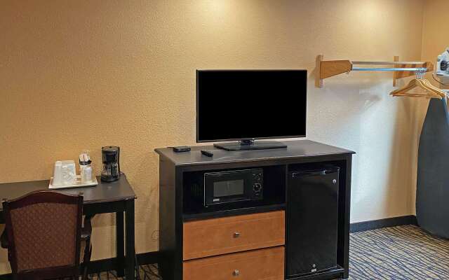 Quality Inn Lees Summit - Kansas City