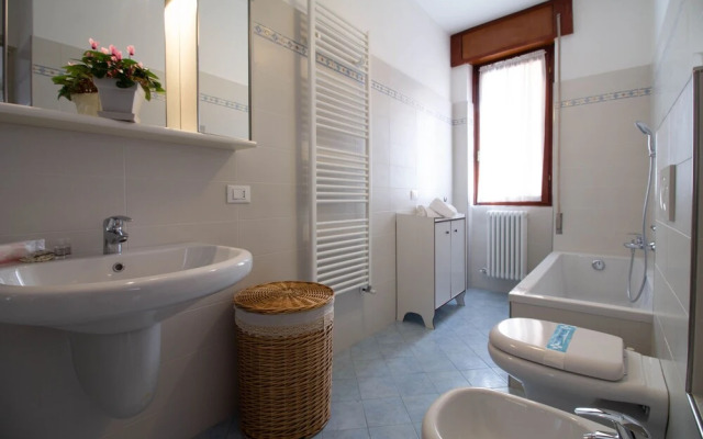 Mamma Ciccia Holiday Home - Lake Front Apartment