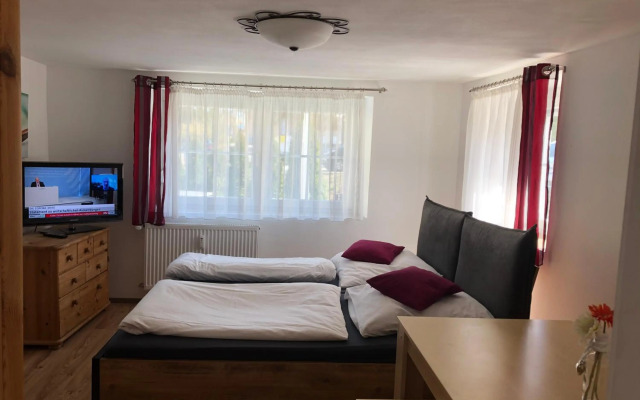Guest Appartements mit 2 getrennten Schlafzimmern für 4 Personen