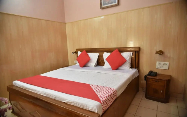Mid City Hotel by OYO Rooms