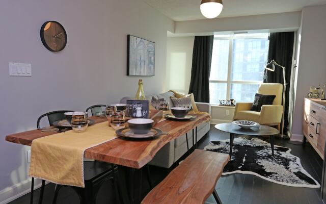 Neptune Townflats Premier 2 Bedrooms Condo Downtown Toronto