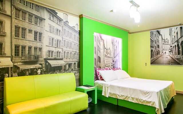 Helia Hotel