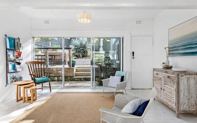 BOMBORA Gerroa 4pm check out Sundays