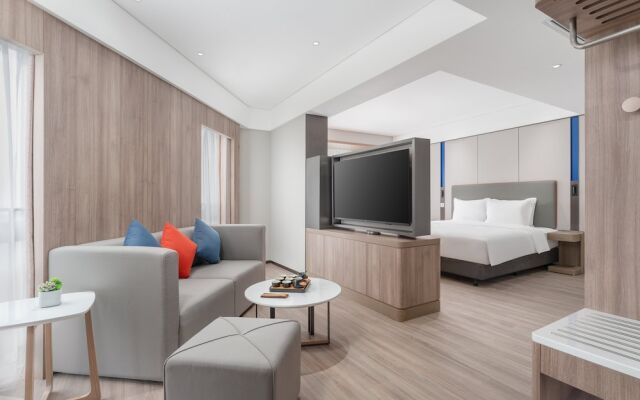 Holiday Inn Express Guangzhou Panyu Dashi by IHG