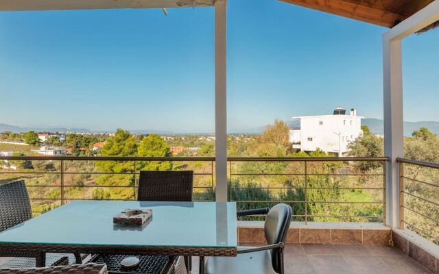 Inviting Holiday Home in Chalkida with Terrace