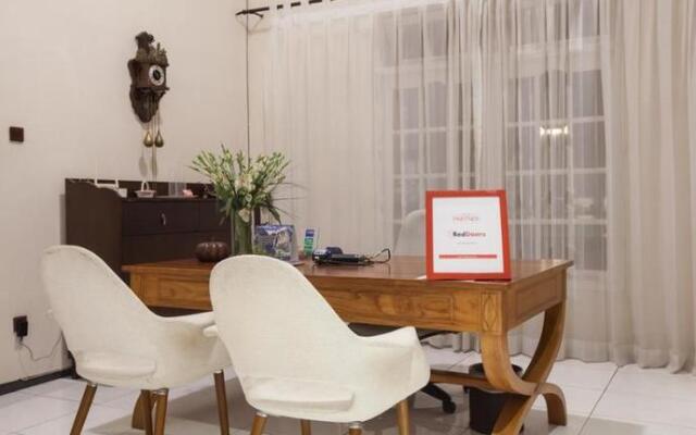 RedDoorz Plus @ Bukit Dieng