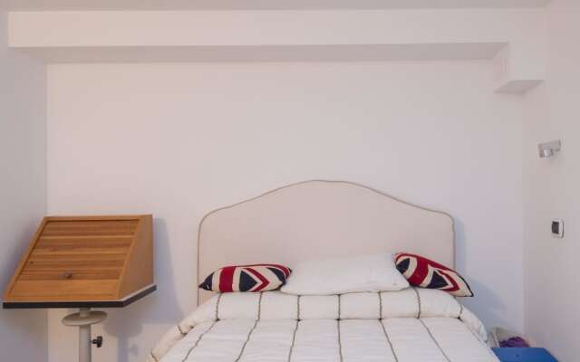 Rsh Pantheon Luxury Hi Tech Apartment