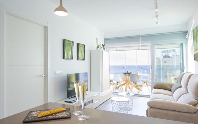 Apartment - 2 Bedrooms with WiFi and Sea views - 107480