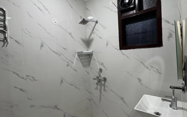 Radiant Blu Hotels Sector 70