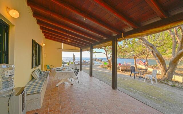Seaside House in Ravdouha