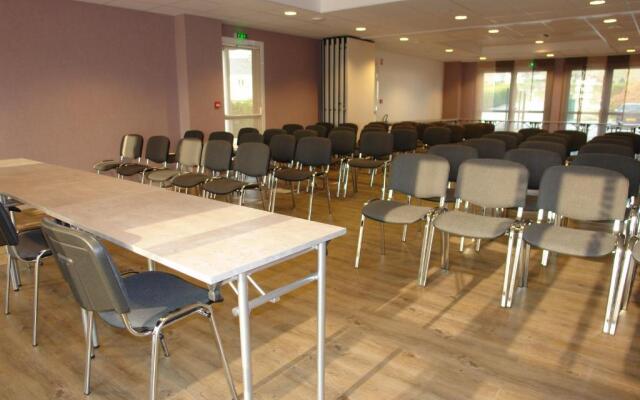 Brit Hotel Vannes-Theix