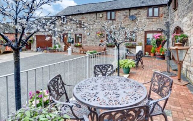 The Old Stables 2