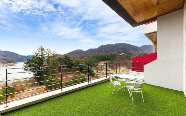 Gapyeong River View Pension