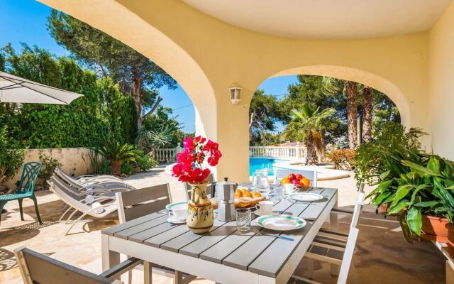 Villa Devis - Plusholidays