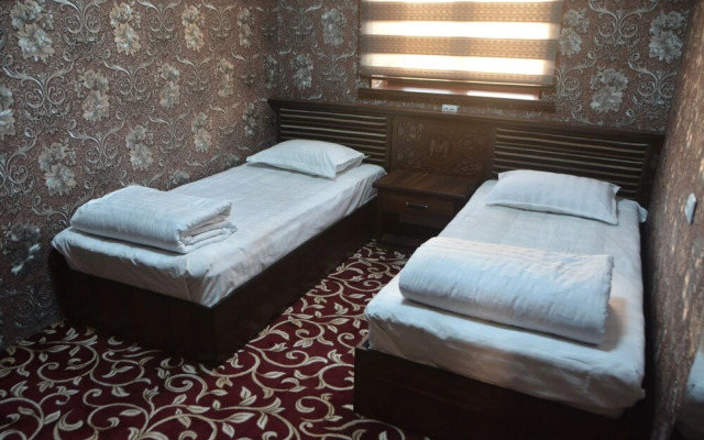 Mehmon Saroy Hotel