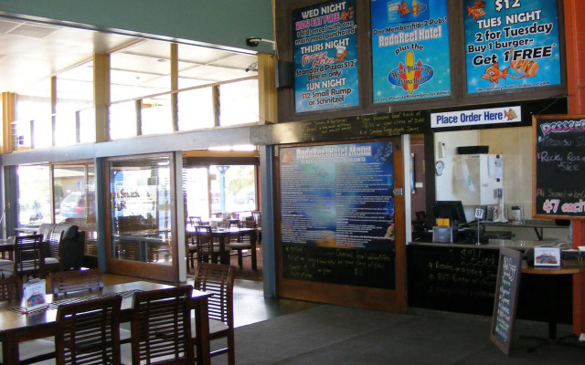 Rod 'N' Reel Hotel Motel Woodburn