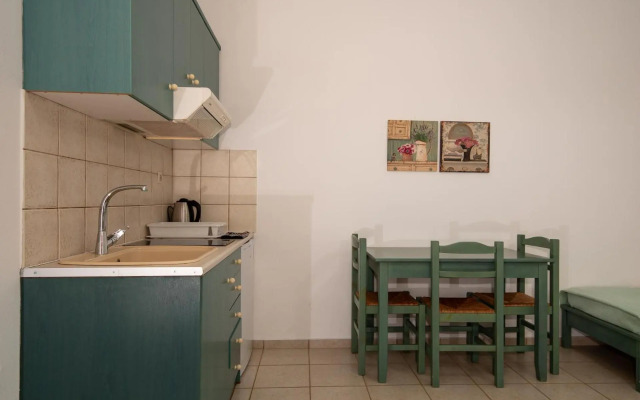 Elpis Studios & Apartments