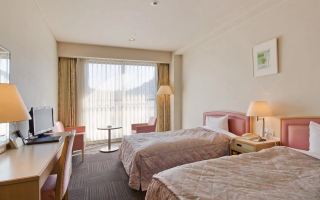 Shionomaru – Guest Rooms – Imabari