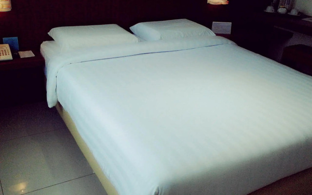 OYO 775 Aviari Hotel