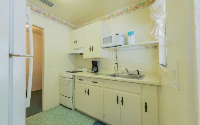 Whispering Waves East Apartment 1