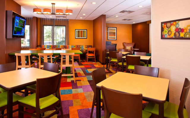 Fairfield Inn & Suites by Marriott Houston Hobby Airport.