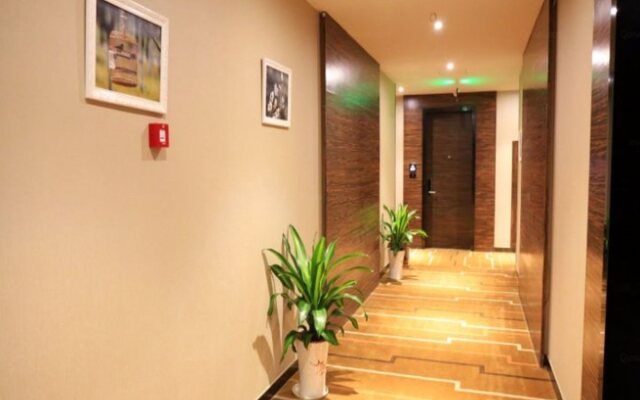 Lavande Hotel Nanjin Shuiximen Mochou Lake Garden