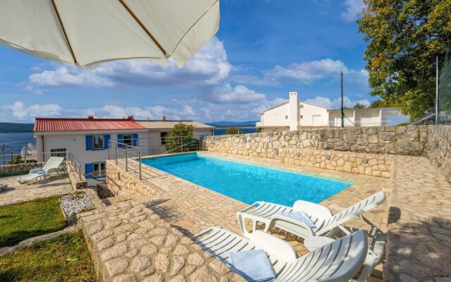 Awesome Home in Dramalj With Wifi and 5 Bedrooms