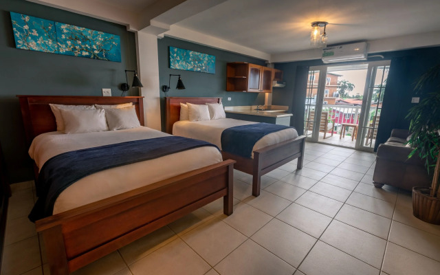 Tropical Suites Hotel