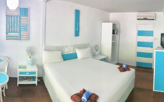 Blu' Beach Bungalows