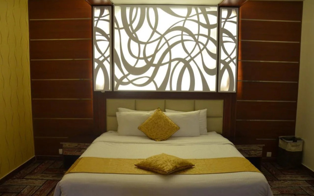 Meral Crown Hotel