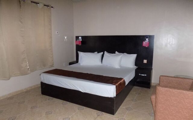Posh Apartments Bussiness Hotel