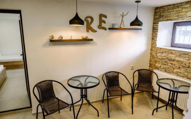 Hostel Re