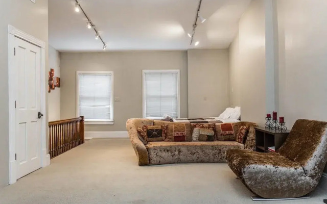 Safe Spacious Mansion Indowntown