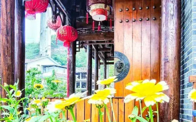 Zhangjiajie Wuling Spring Inn (72 Qilou Scenic Area)